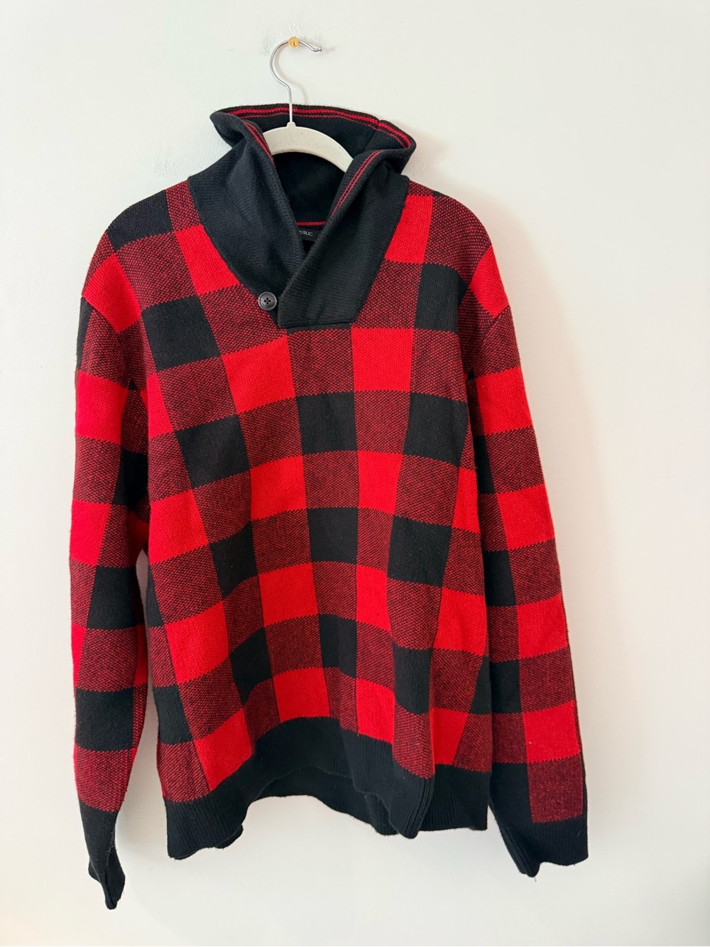 Men's Red and Black Buffalo Plaid Shawl-Collar Sweater Banana republic xl
